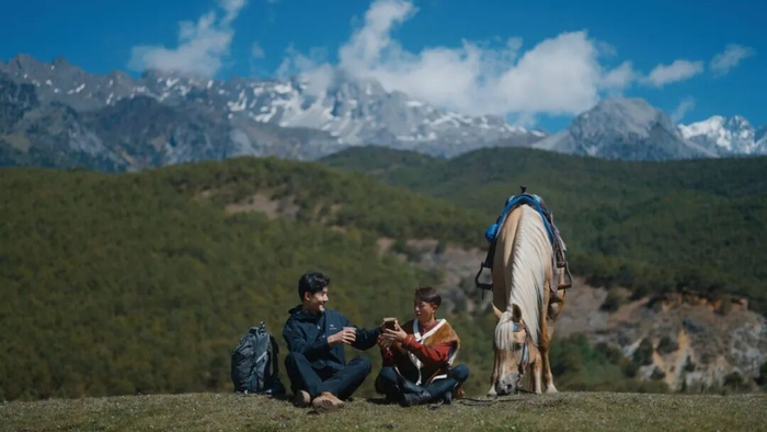 一杯咖啡，与雪山共饮。云新闻资料图