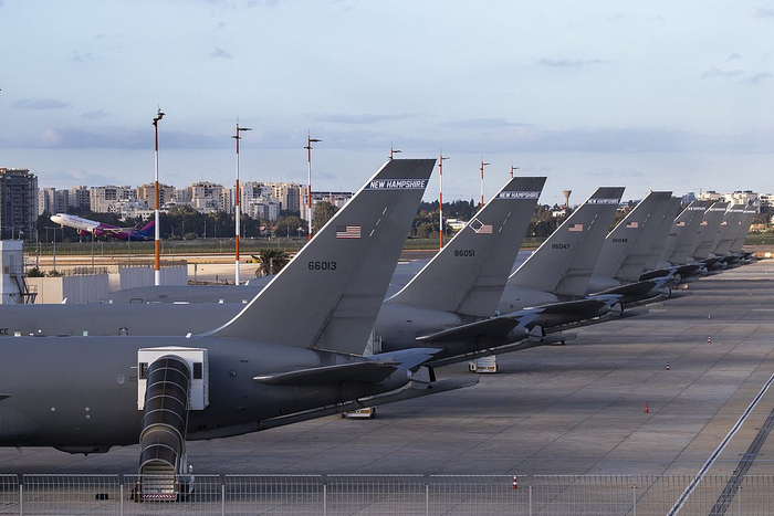 △2月27日，以色列特拉維夫，露軍美空軍加油機(jī)部署機(jī)場(chǎng)