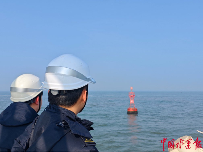 航标巡检。李兴武 摄