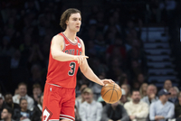 准三双致敬旧主！吉迪12中5得到14分9板10助1断2帽 三分7中3