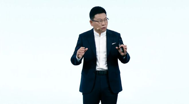 ▲华为常务董事、产品投资评审委员会主任、终端BG董事长余承东