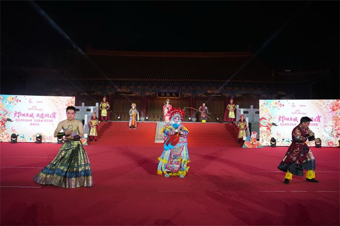 精彩的文艺表演。供图