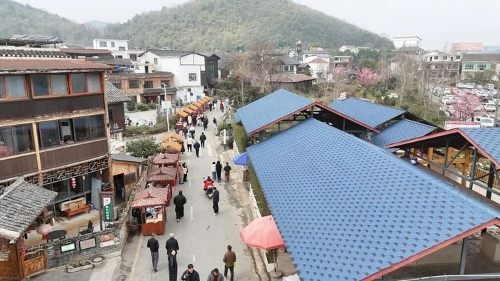 贵州省贵阳市花溪区青岩镇龙井村集市 赵丹丹（摄）