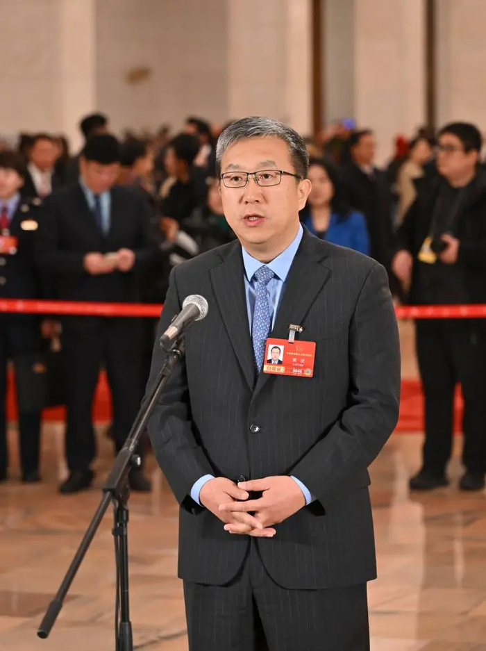 全国人大代表董进（新华社）