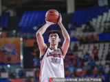 攻防俱佳！徐昕9中7超高效拿下17分10板1助1断4帽