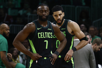 JR：绿军一直是杰伦·布朗的球队 而媒体渲染塔图姆的领导地位