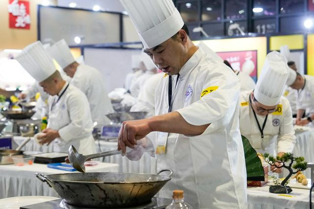 现场比拼激烈 新民晚报 陈梦泽 摄