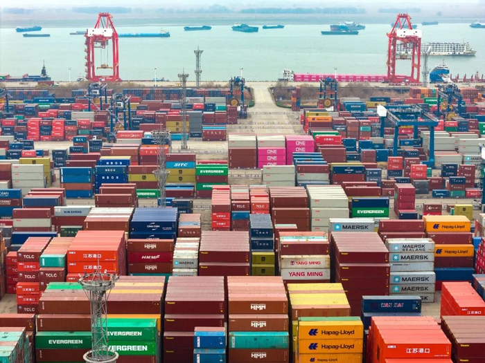 图为江苏省港口集团南京港龙潭集装箱码头。杨素平摄