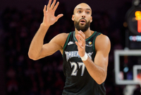 皮尔斯：戈贝尔不能一直被奥尼尔霸凌却不还手 必须想办法反抗