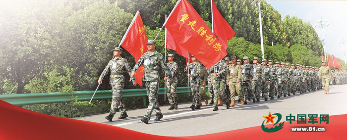  安徽省萧县人武部组织预定新兵开展“踏寻红色足迹、奋进强军征程”重走胜利路主题活动。段艳梅 摄