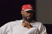 詹姆斯：季后赛期间通常手机会关机两个月 亲人都联系不上我