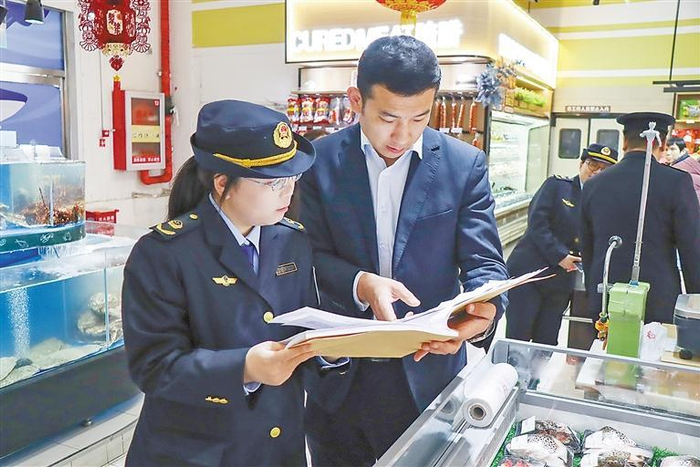     ▶专项检查现场。                               本报记者 张欢 摄