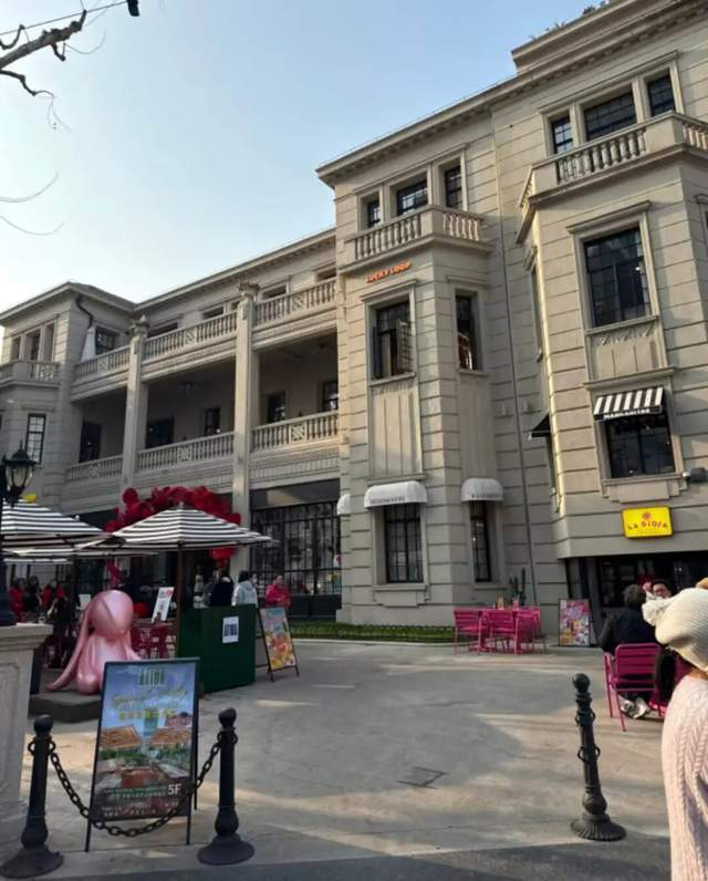 图注：好运连得位于上海的门店。（来源：高德地图商家截图）。