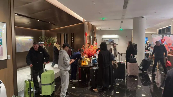 上海一酒店春节期间的外国团队。图片来源：受访者供图