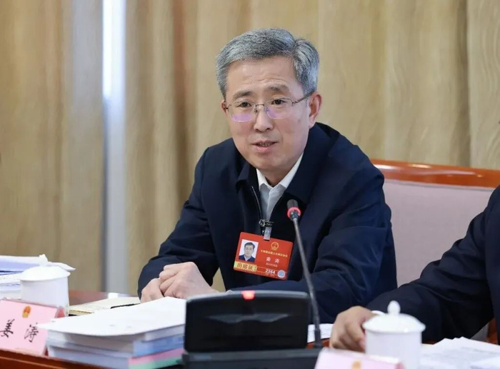 全国人大代表，国家税务总局四川省税务局党委书记、局长姜涛