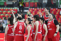 豪华内线！张子宇+刘禹彤半场合计8投7中 合砍17分5篮板