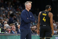 科尔：穆迪因右手腕伤势目前为每日观察 克赖尔今天将出战火箭