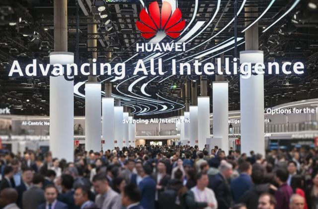 MWC 2026华为展区。图/华为公众号