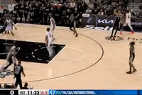 今天手感不错！文班开场外线超远三分开炮 压哨轰进开门红