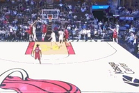 突然闪现！阿德巴约后排切入远距离双手补扣得分