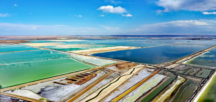 盐湖资源的开发取得了较大进展，形成盐湖工业。青海盐湖工业股份有限公司供图