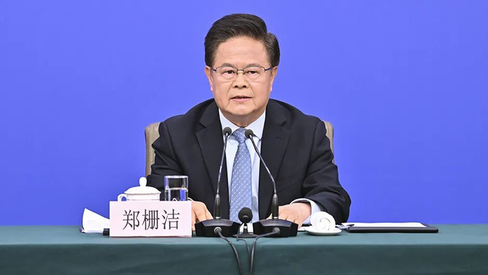 郑栅洁。图源：新华网