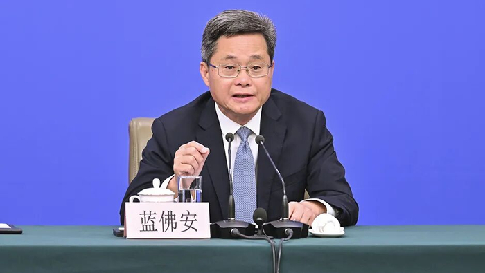 蓝佛安。图源：新华网