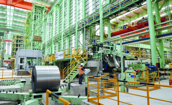 敬业集团数智化涂镀板生产线。