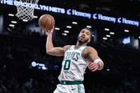 赛季首秀12篮板！美媒调侃： 塔图姆目前是东部的篮板王