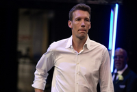 邓利维：人们希望你有大动作 但有些球队为了眼前利益牺牲了未来