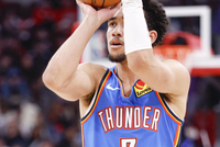 戴格诺特：麦凯恩的中距离体现了其能力 他能冲击篮下对抗后出手