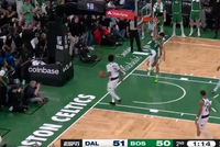 神兵天降！普理查德三分不中 塔图姆补扣拿到个人首分后三分也有