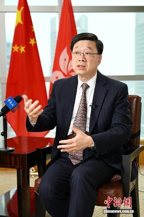 3月4日，香港特区行政长官李家超在北京接受中新社记者独家专访。中新社记者 田雨昊 摄