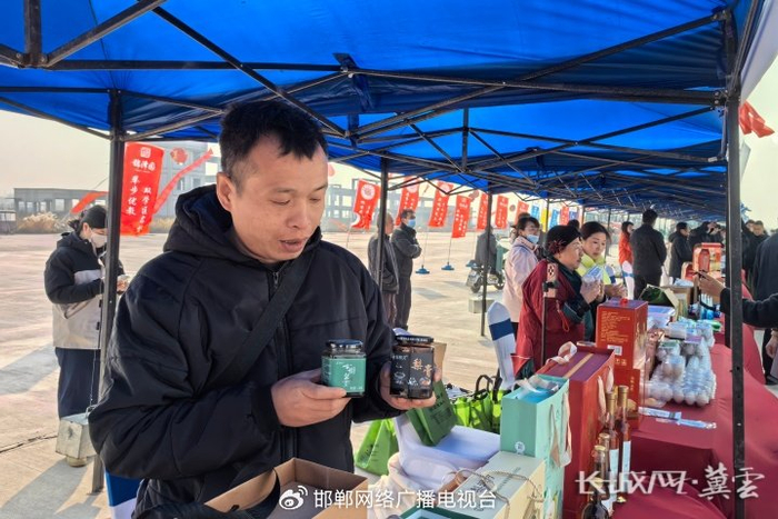 鸭梨特色制品展示。魏县县委宣传部 供图