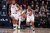 有点乱！马刺失误被快船连续打反击 分差9分进暂停