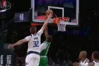 双核连线！塔图姆篮板&amp;杰伦·布朗转换欧洲步上篮得分