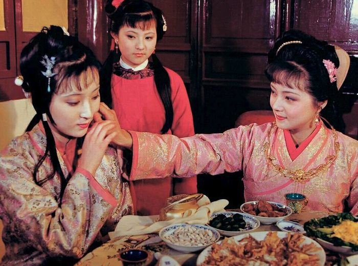 钗黛合照，87版《红楼梦》剧照