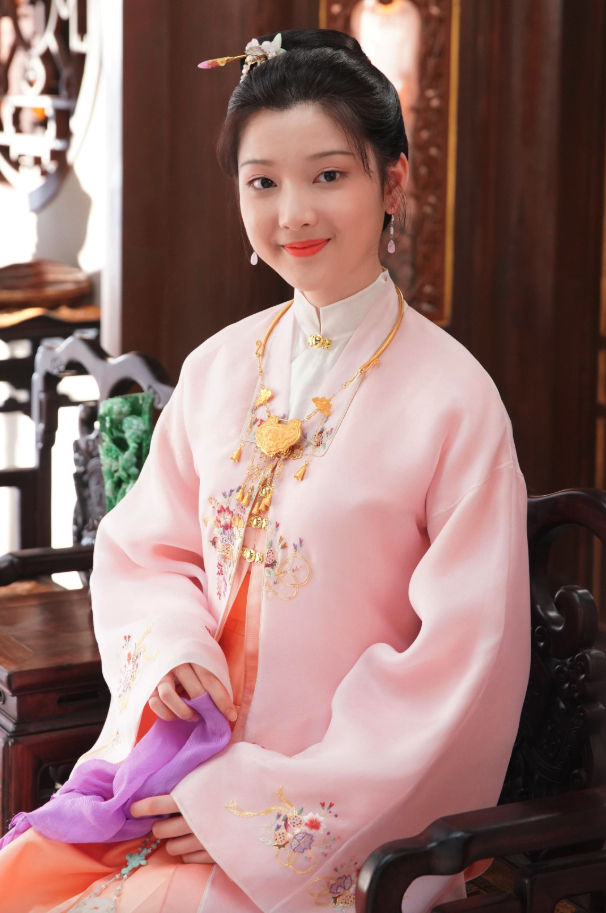 胡玫导演版《红楼梦之金玉良缘》里的薛宝钗