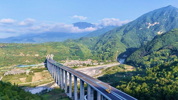 建设期间的眉太高速。资料图