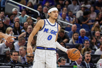 希望没事！布莱克强攻对抗撞到腰部 返回更衣室