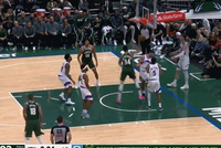 我来一这个！字母哥加罚不中自己抢板直接扣进2+2