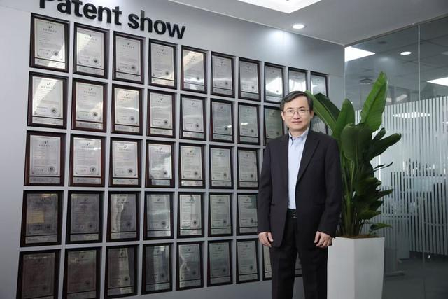 全国政协委员、格科微电子（上海）有限公司董事长兼首席执行官赵立新。受访者供图