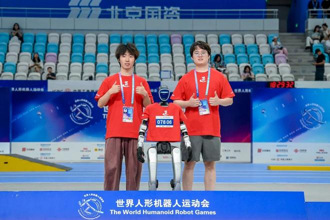 ▲2025年8月，通研院在首届世界人形机器人运动会上获得单机舞蹈比赛冠军