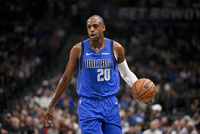 NBA官方：米德尔顿朝观众扔牙套被罚25000美元