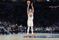 很全面！桑托斯近8场场均15.1分7.1板3.9助1.5断 命中率50%