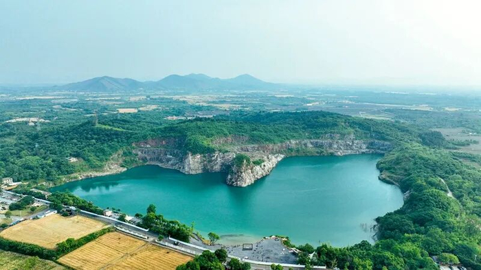 深蓝计划心形矿坑