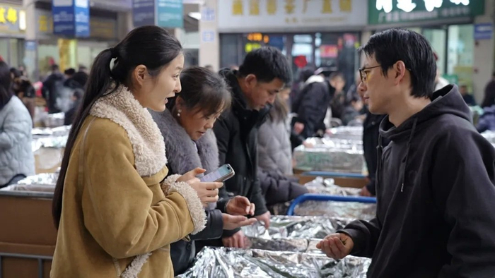 名山区世界茶都茶叶交易市场迎来交易热潮