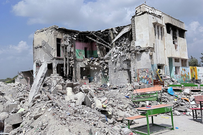 △伊朗米纳卜一所女子小学遭袭后的废墟景象