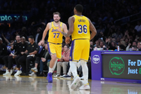 😮湖人本赛季共造52次进攻犯规&amp;场均0.83次 两项数据均联盟第一