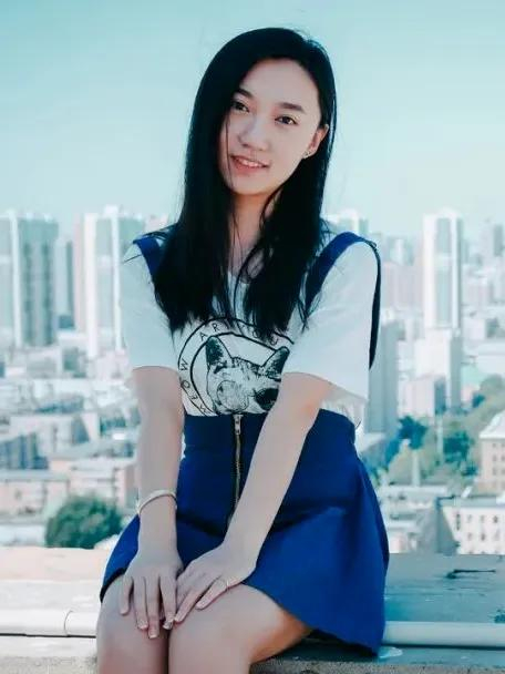 △当兵前的朱悦萌